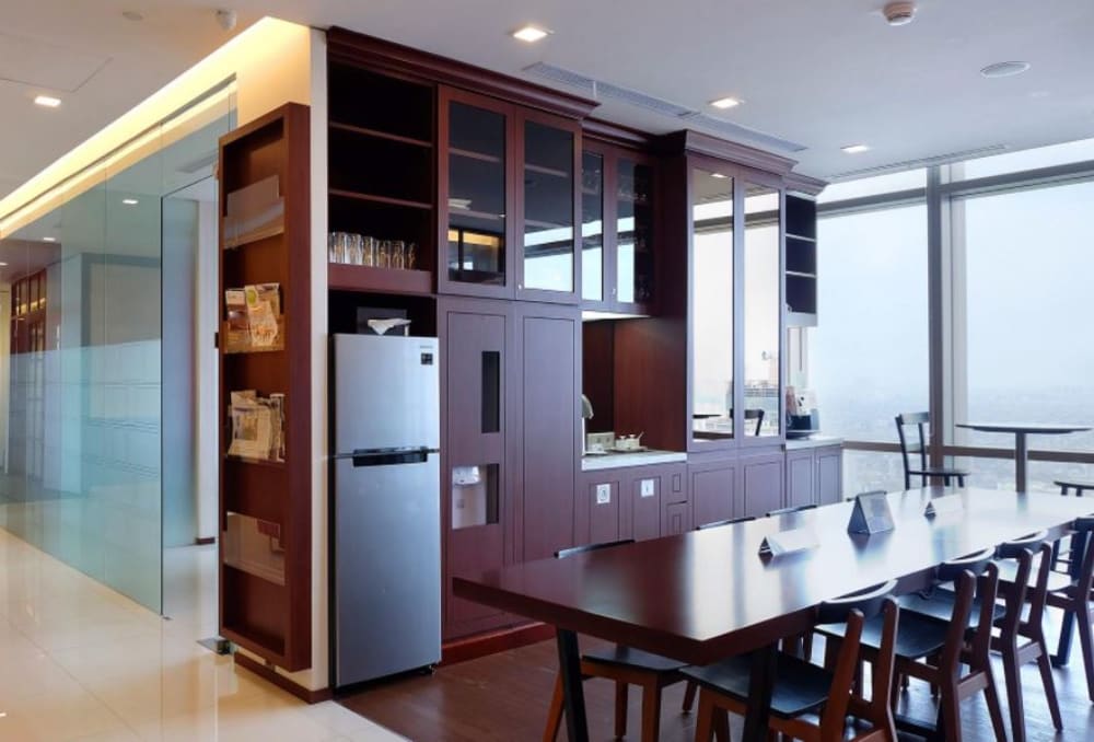 THE PLAZA OFFICE TOWER