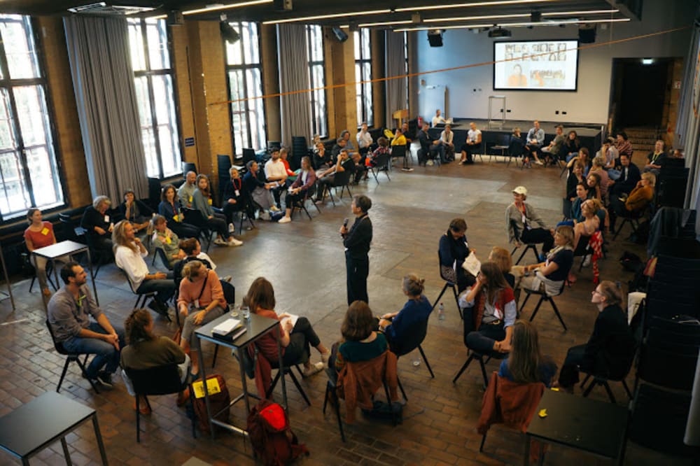 bUm Raum für solidarisches