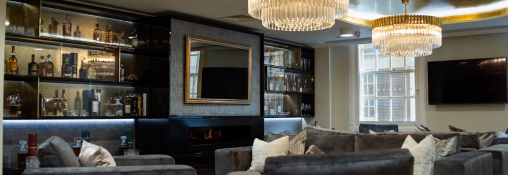 One Avenue Group Limited London 64 North Row