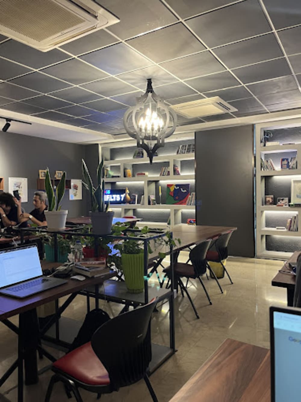 36 Co-Working Space