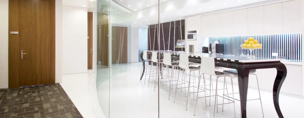 The Executive Centre-Chong Hing Finance Center