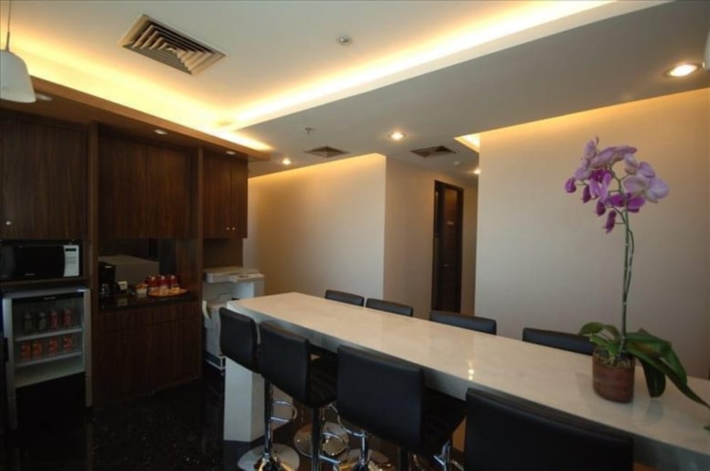 vOffice Mandiri Tower Surabaya