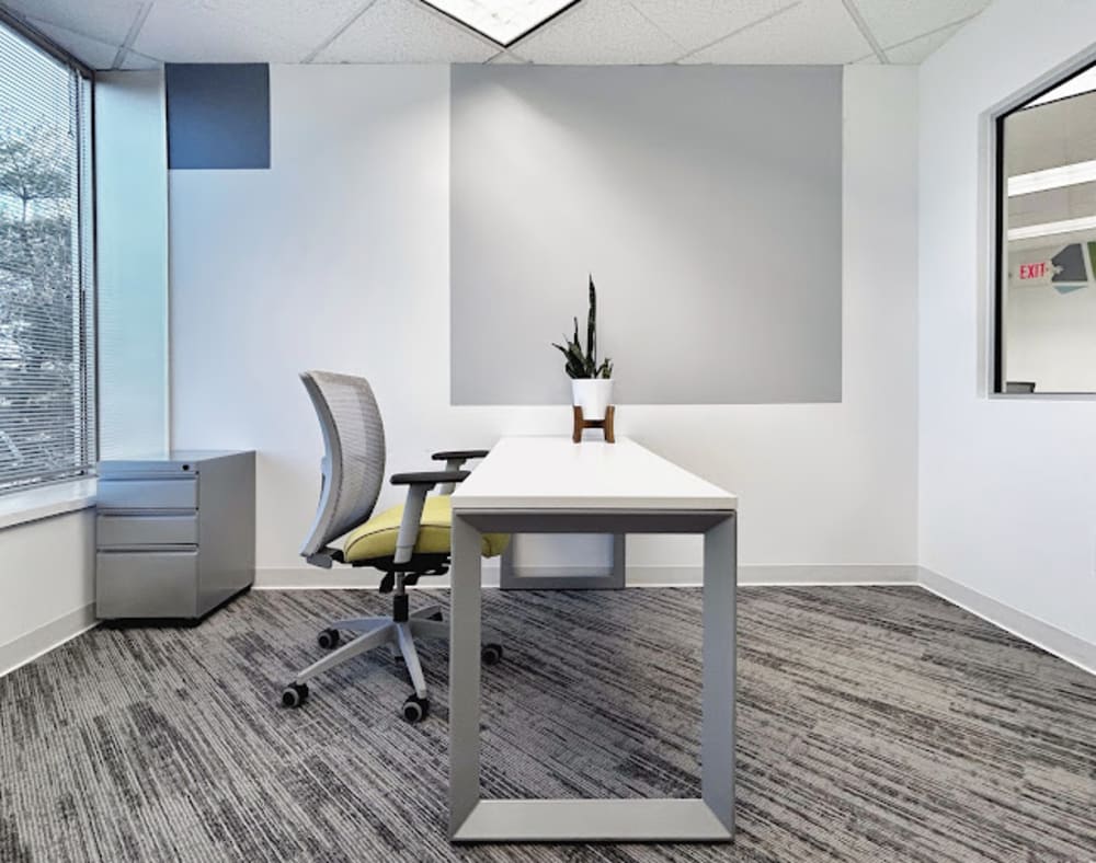 Small Officer NJ-18 Suite