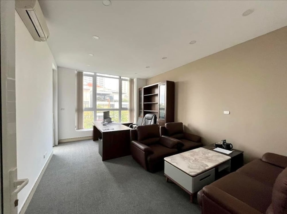 Level Café & Coworking