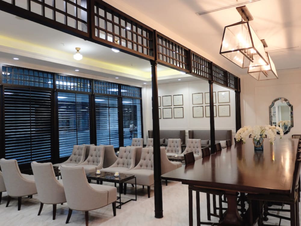 Plaza Premium Lounge The Coral Executive Lounge Domestic Departures Terminal 2