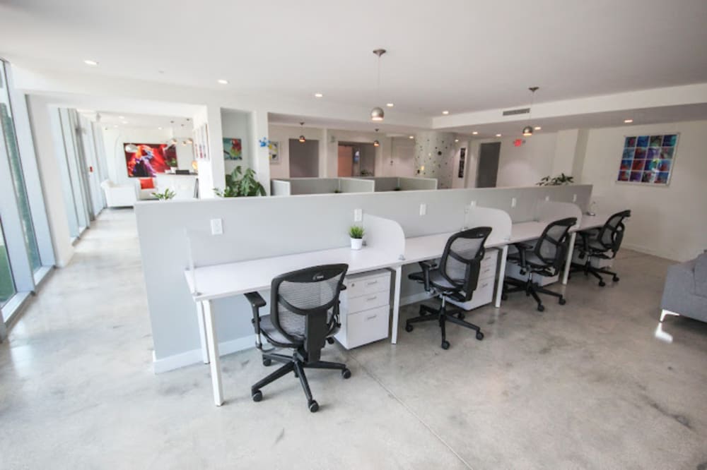 CityDesk 350 Miami Ave