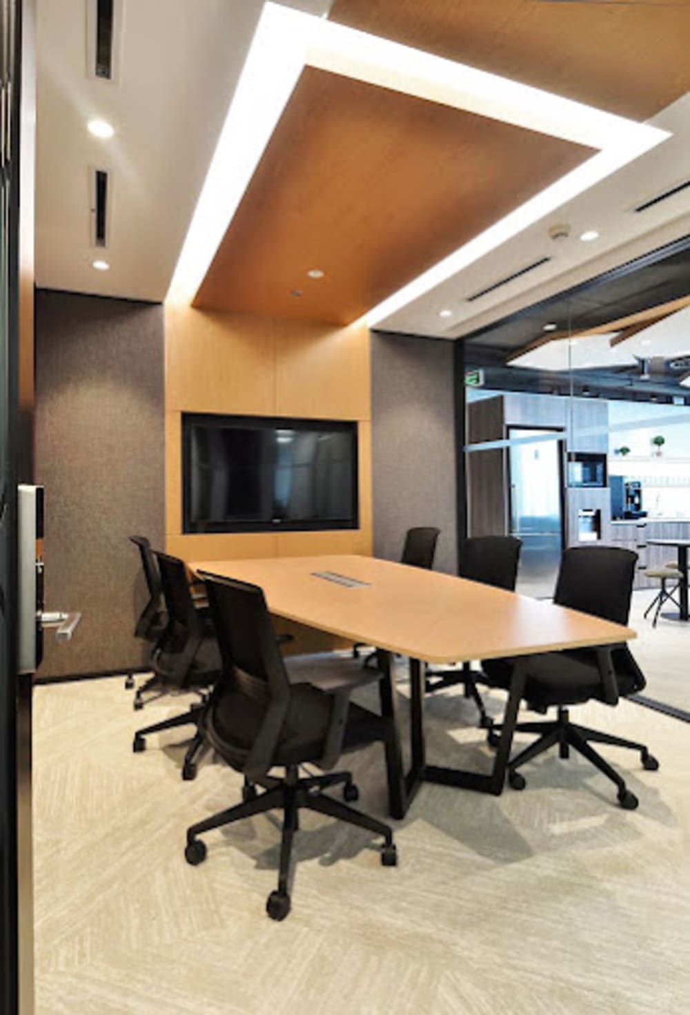 Compass Offices Landmark 81