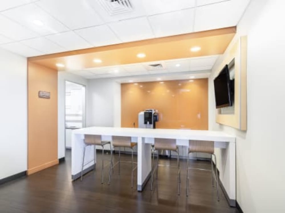 Regus - Madison East Park Bank Plaza