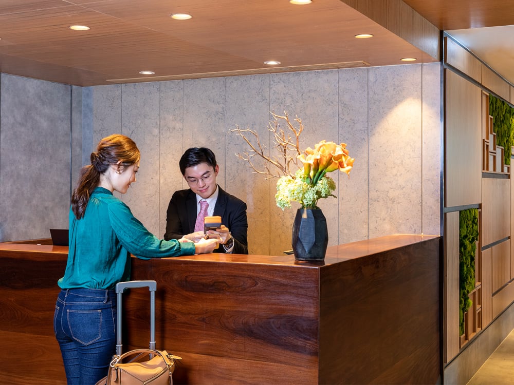 Plaza Premium Lounge Near Gate 35 Departures