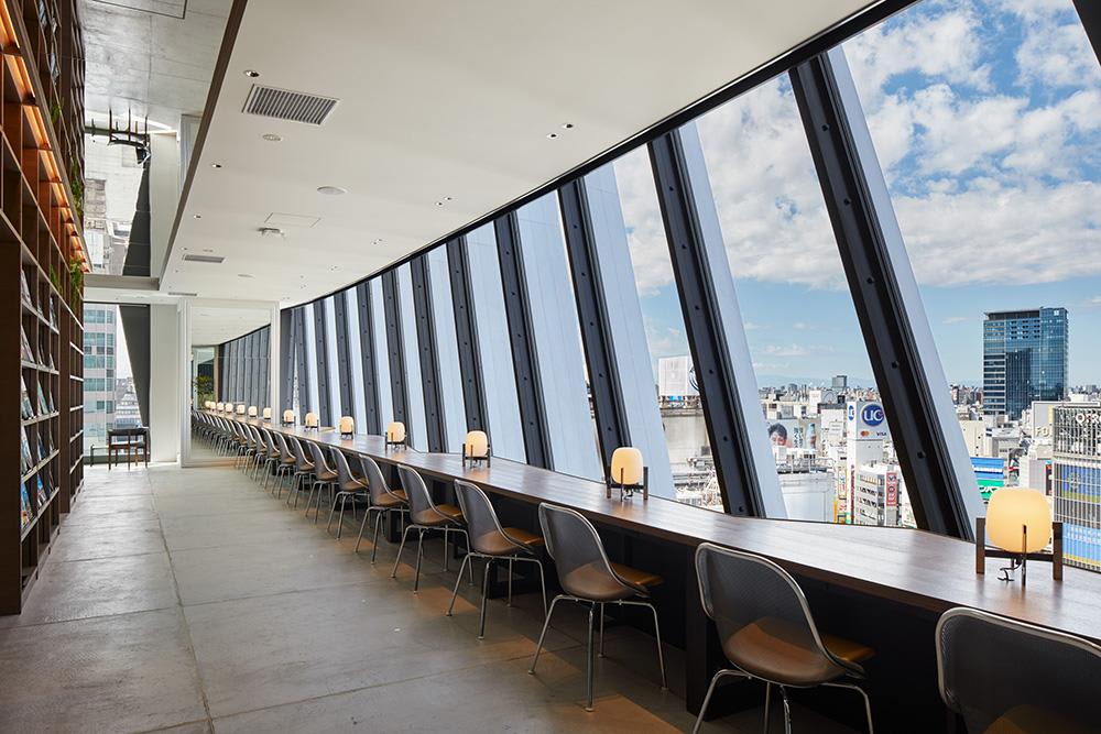 SHARE LOUNGE TSUTAYA BOOKSTORE