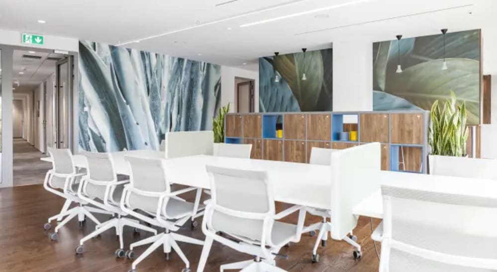 Regus-3065 Center Green