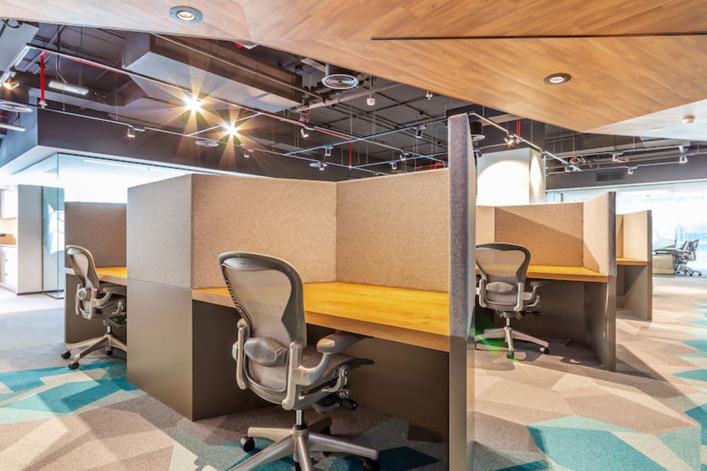 UNBOX Business Bay, Bay Square