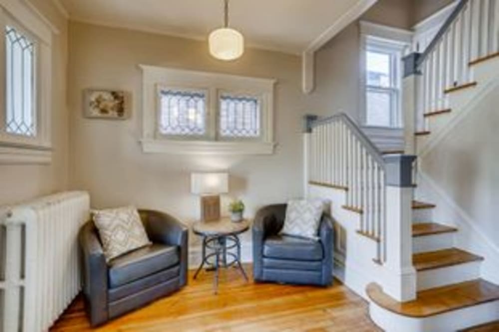 Hogarth Chambers 1554 Emerson St