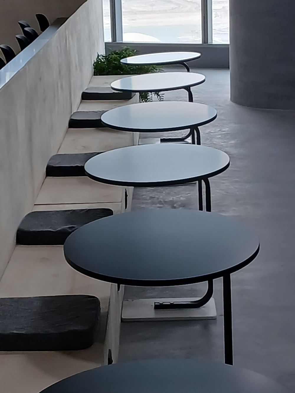 AVANT-GARDE COWORKING SPACES