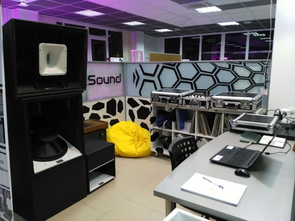 Industrial coworking Don Garazh