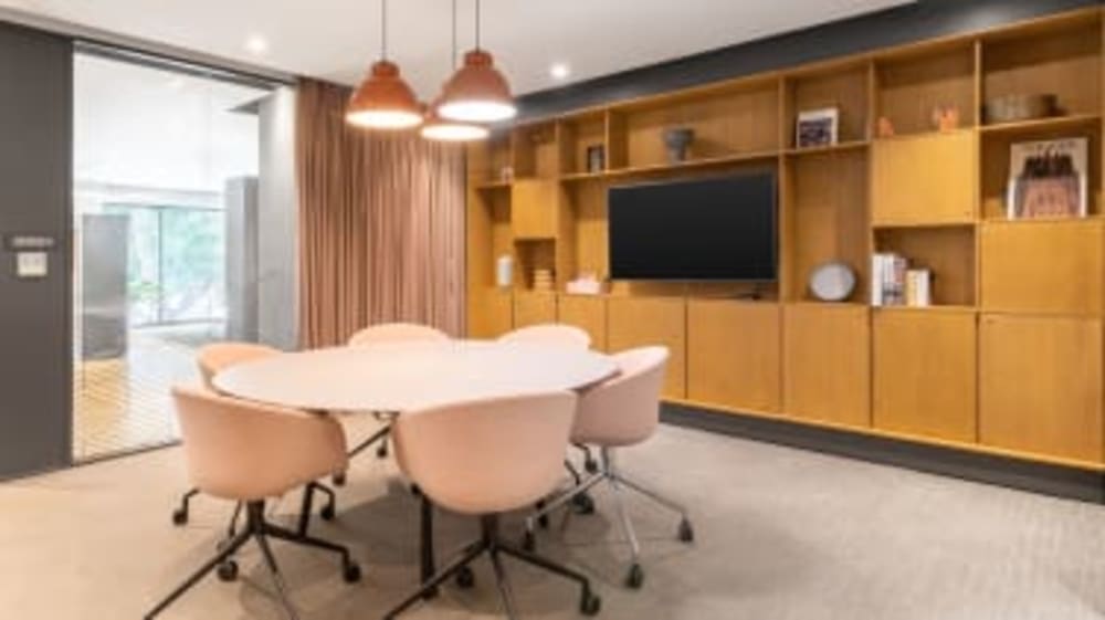 Regus-Robert Speck Pkwy