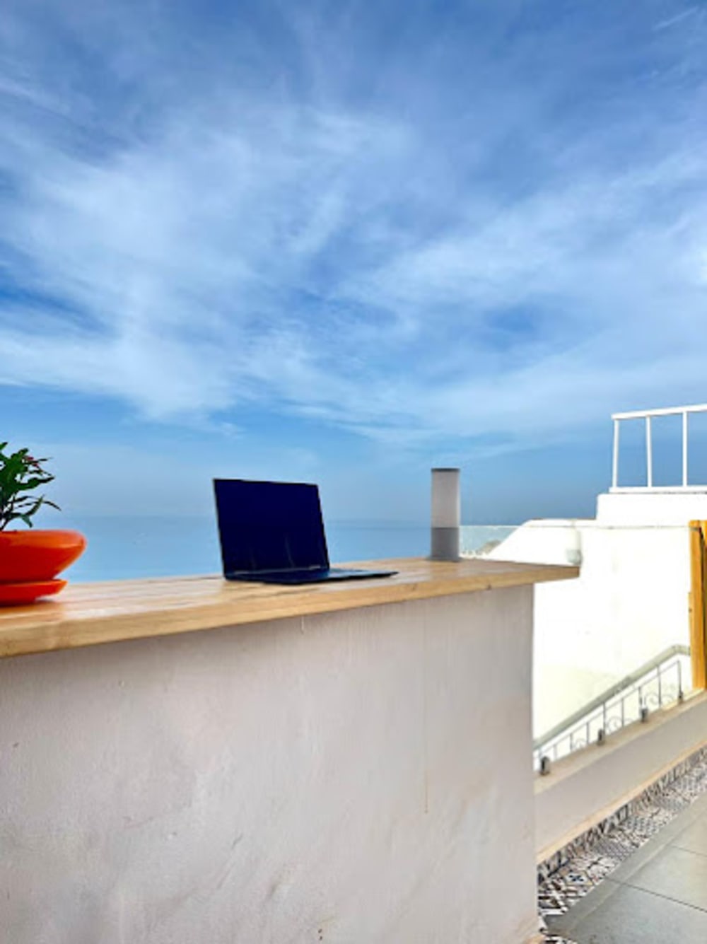 Bigblue Surf Hostel & Coworking