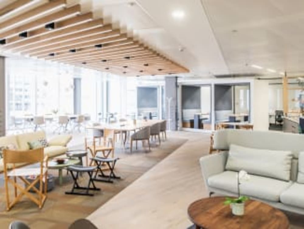 Regus- Manulife Place