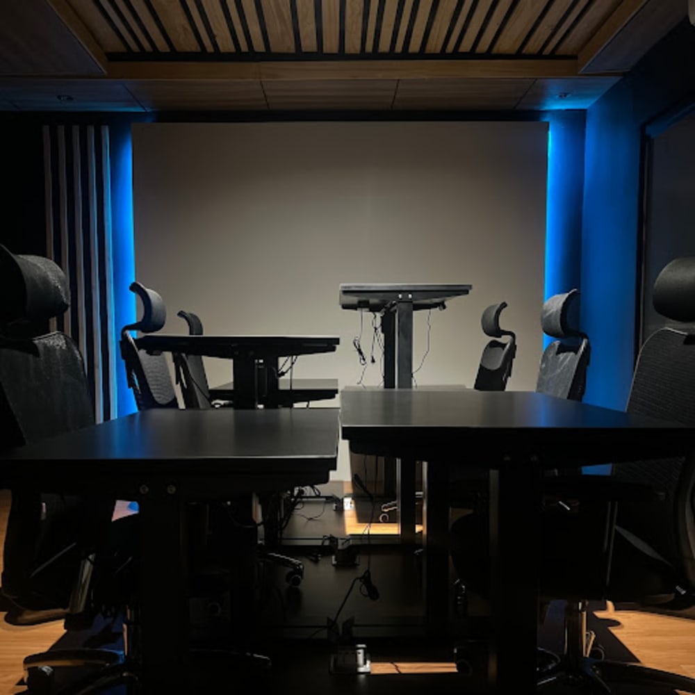 Fullhaus Premium Lounge