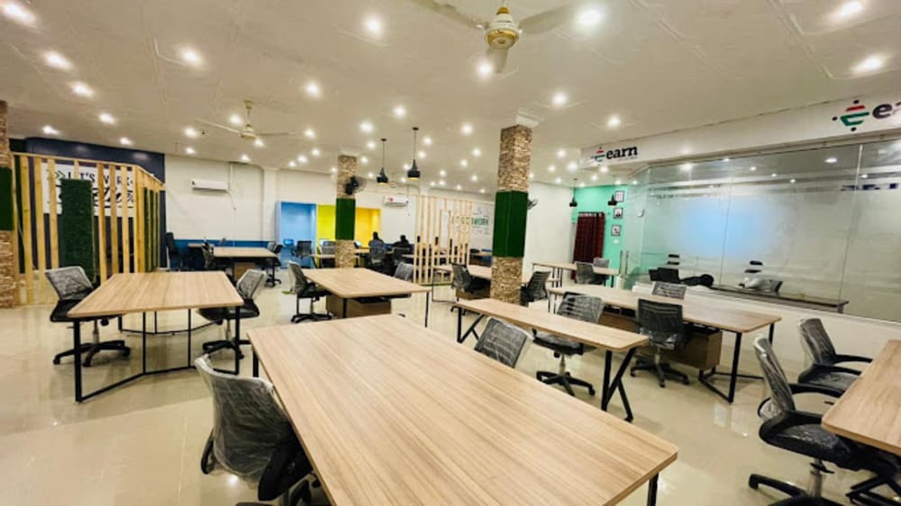 e-Earn Coworking Space PITB - Infomecs
