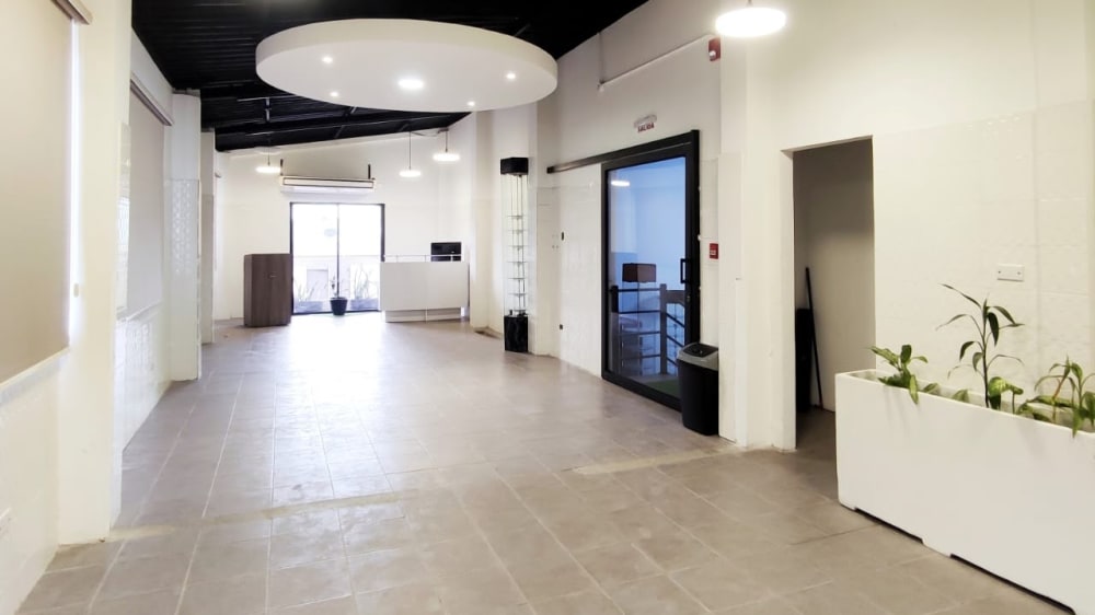 Luxes Coworking & Business