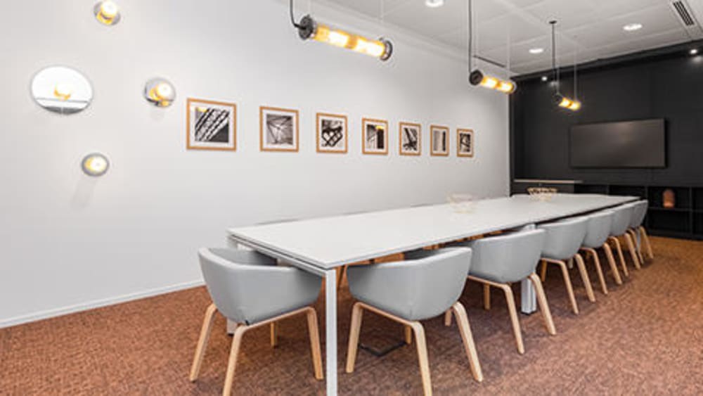 Signature by Regus Massachusetts Ave