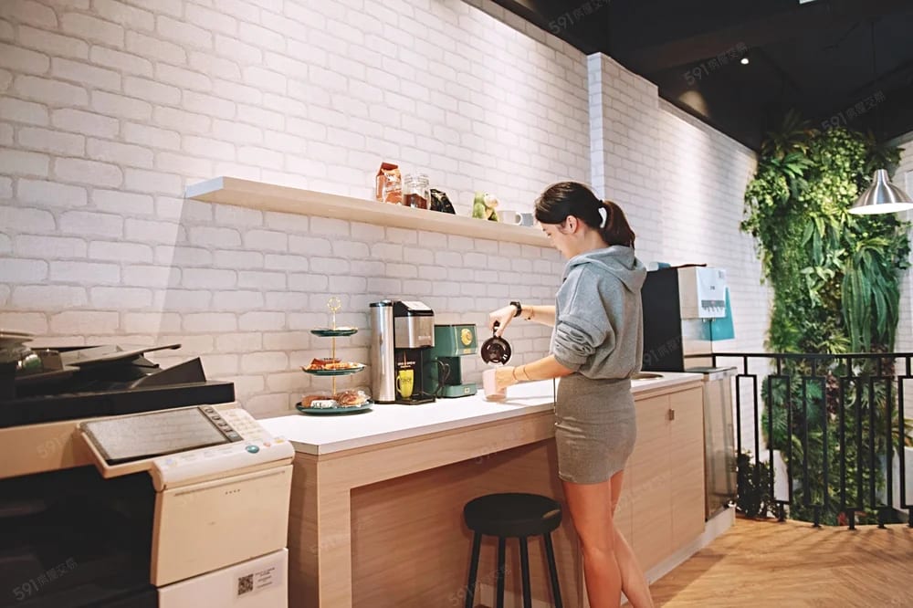 HOUR JUNGLE COWORKING