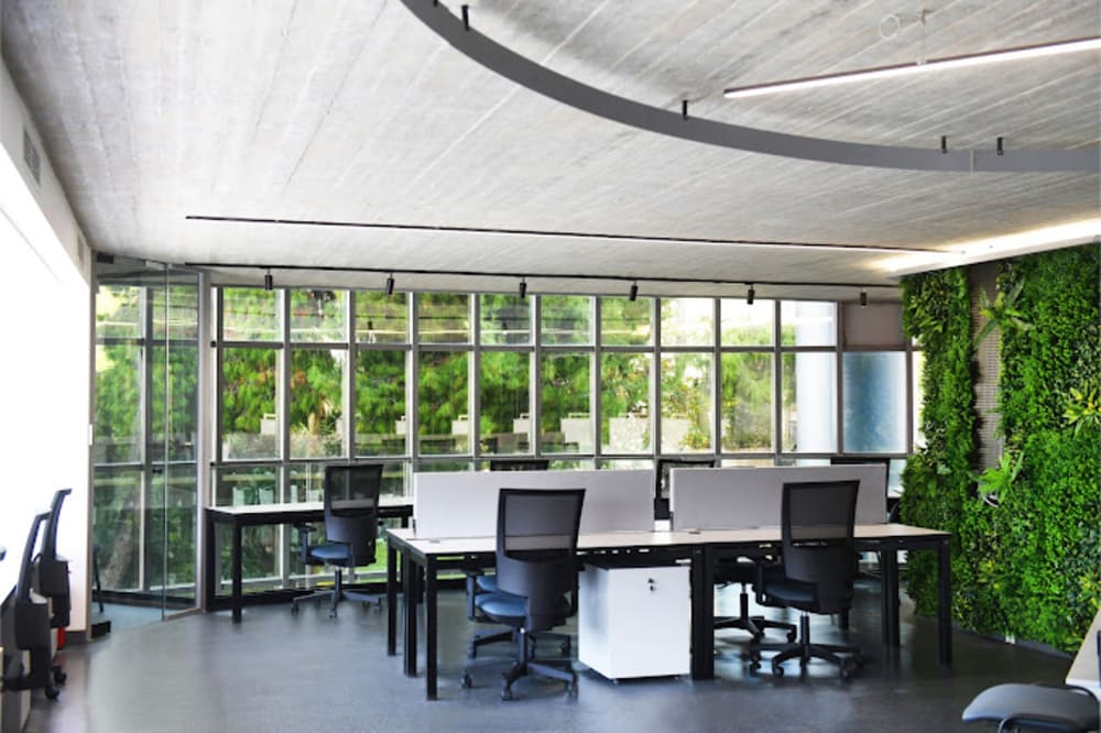 Red Center Leof Amfitheas