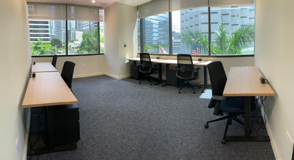 CoSuite 800 Brickell Ave