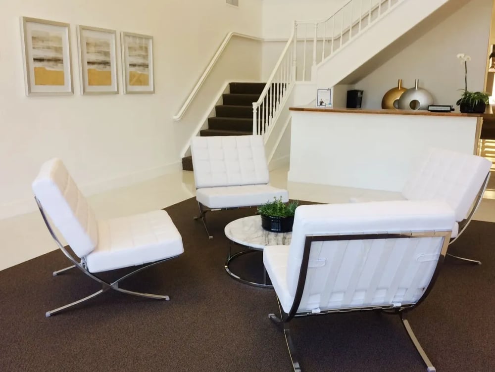 Airport Plaza Center II