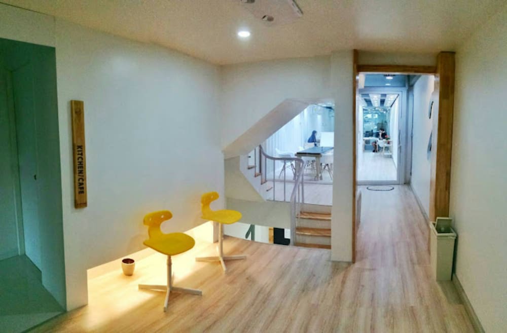 Elephant Cafe & Coworking