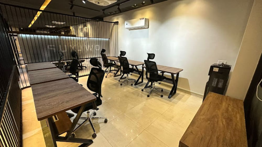 Owlxup, Shop Sector XX DHA Phase