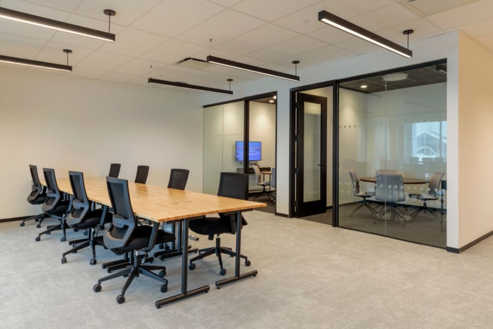 Industrious 525 Washington Blvd