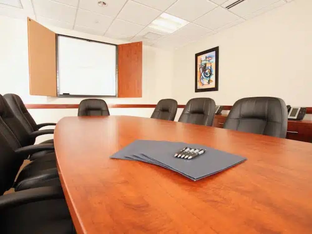 Stark Office Suites Tresser