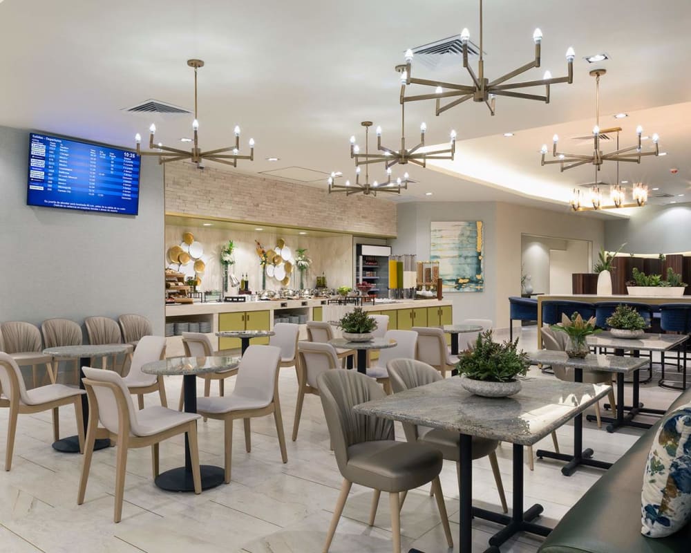 Plaza Premium Lounge MERA Business Lounge Domestic Terminal 4