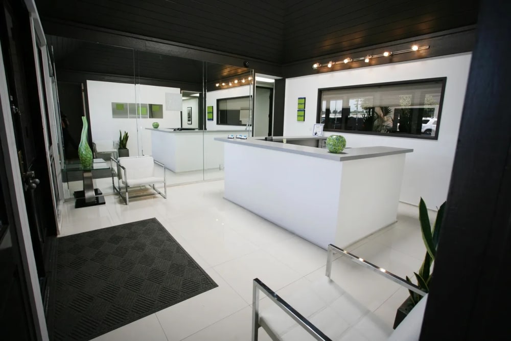 Airport Plaza Center II