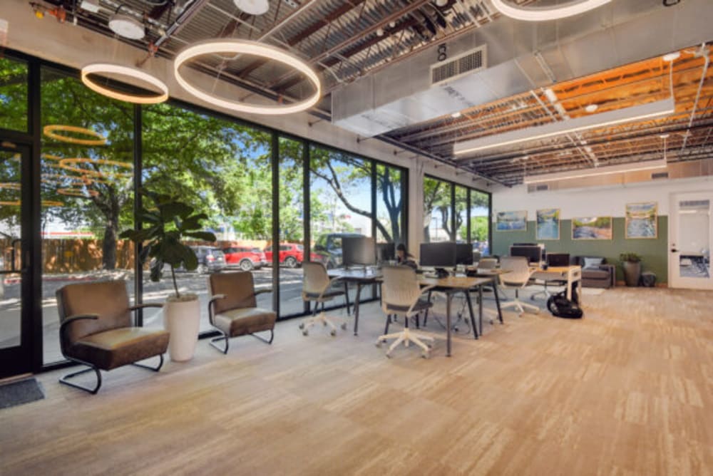 Common Desk Anderson Lane