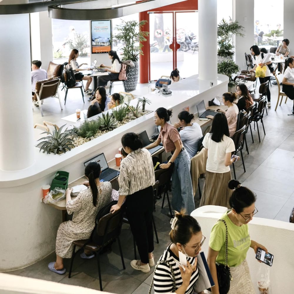 Drone Coffee & Workspace