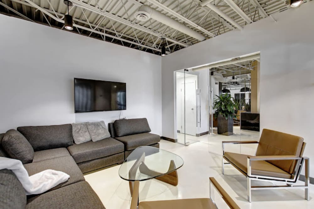 1822 YYC Business Center