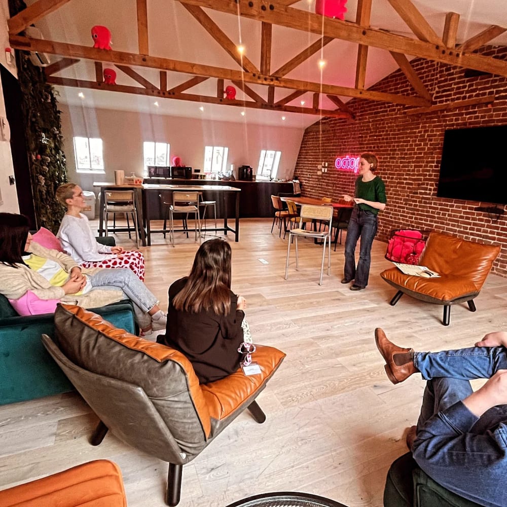 Hiptown Bureaux Flexibles Bureau Opéré