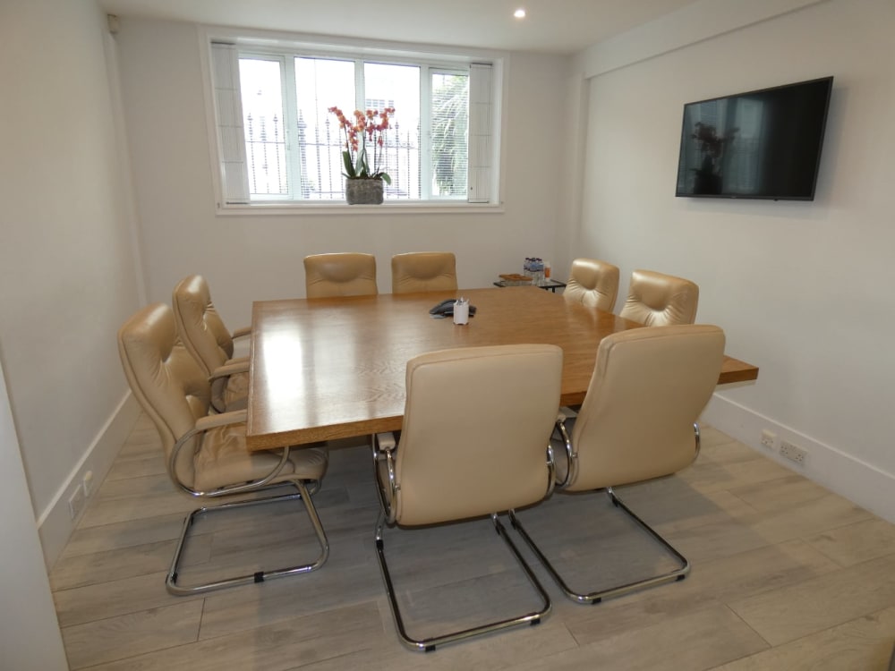 Vineyards Ltd London 36 Gloucester Avenue