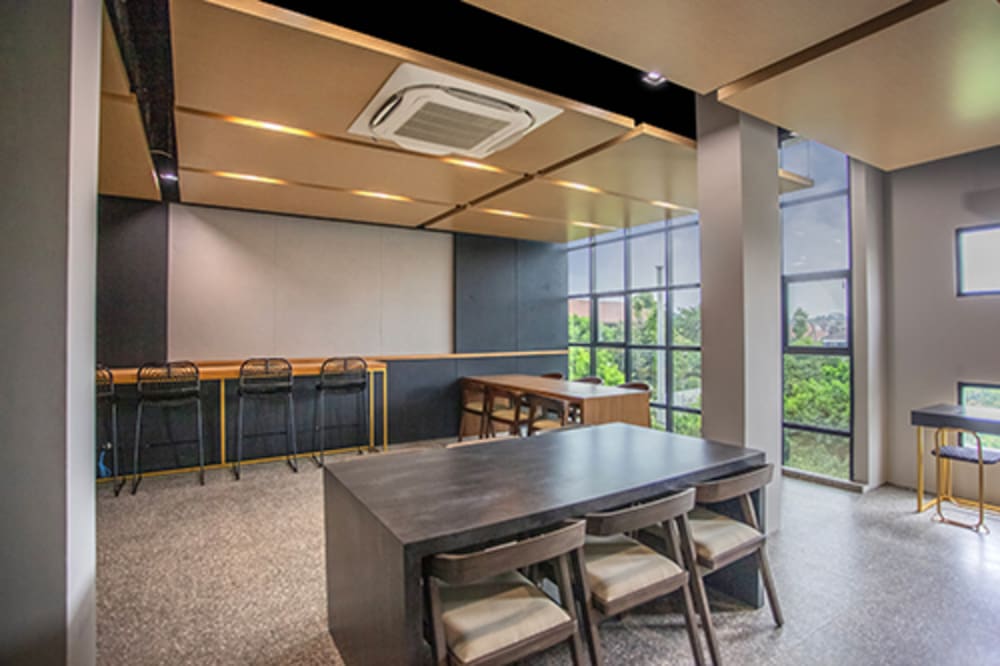 REQSpace 12A Jalan Raya Jakarta