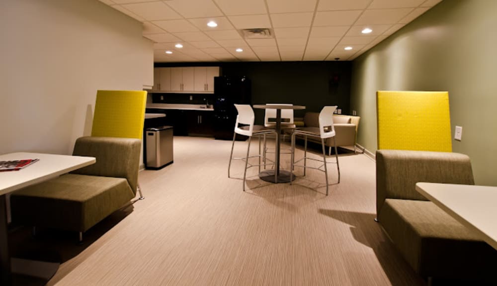 Center 615-Office Spaces