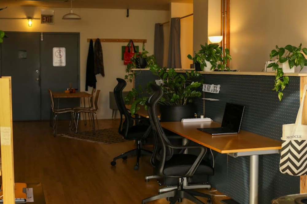 Side By Side Ravenswood Ave