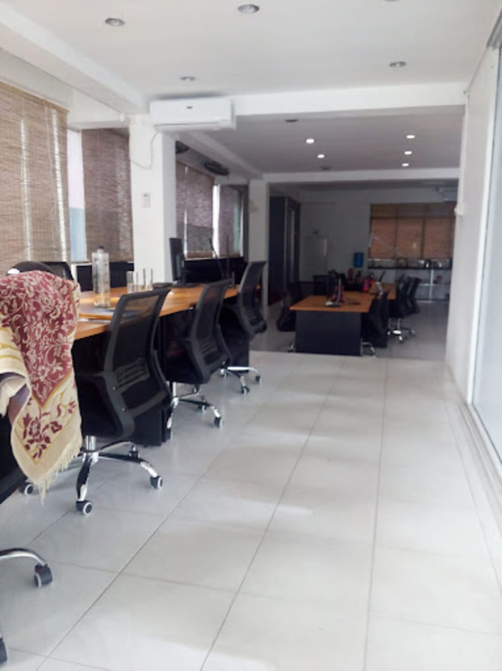 Mount Lavinia Business- Lavinia