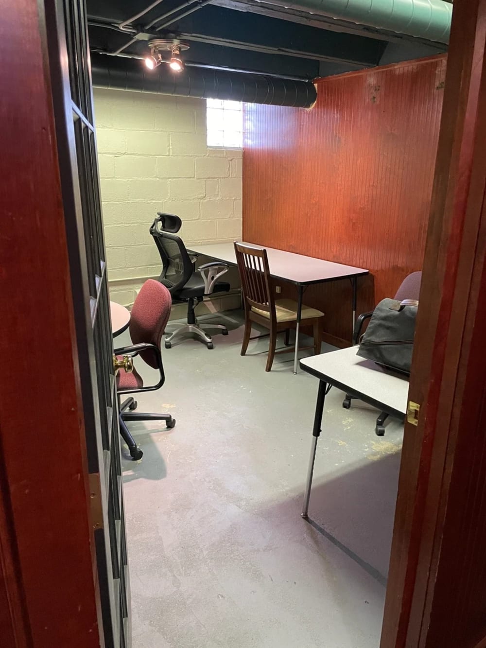 Big Easy Desk Coworking-Cuyahoga Falls