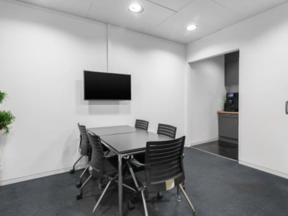 Signature by Regus  Westhafen Tower