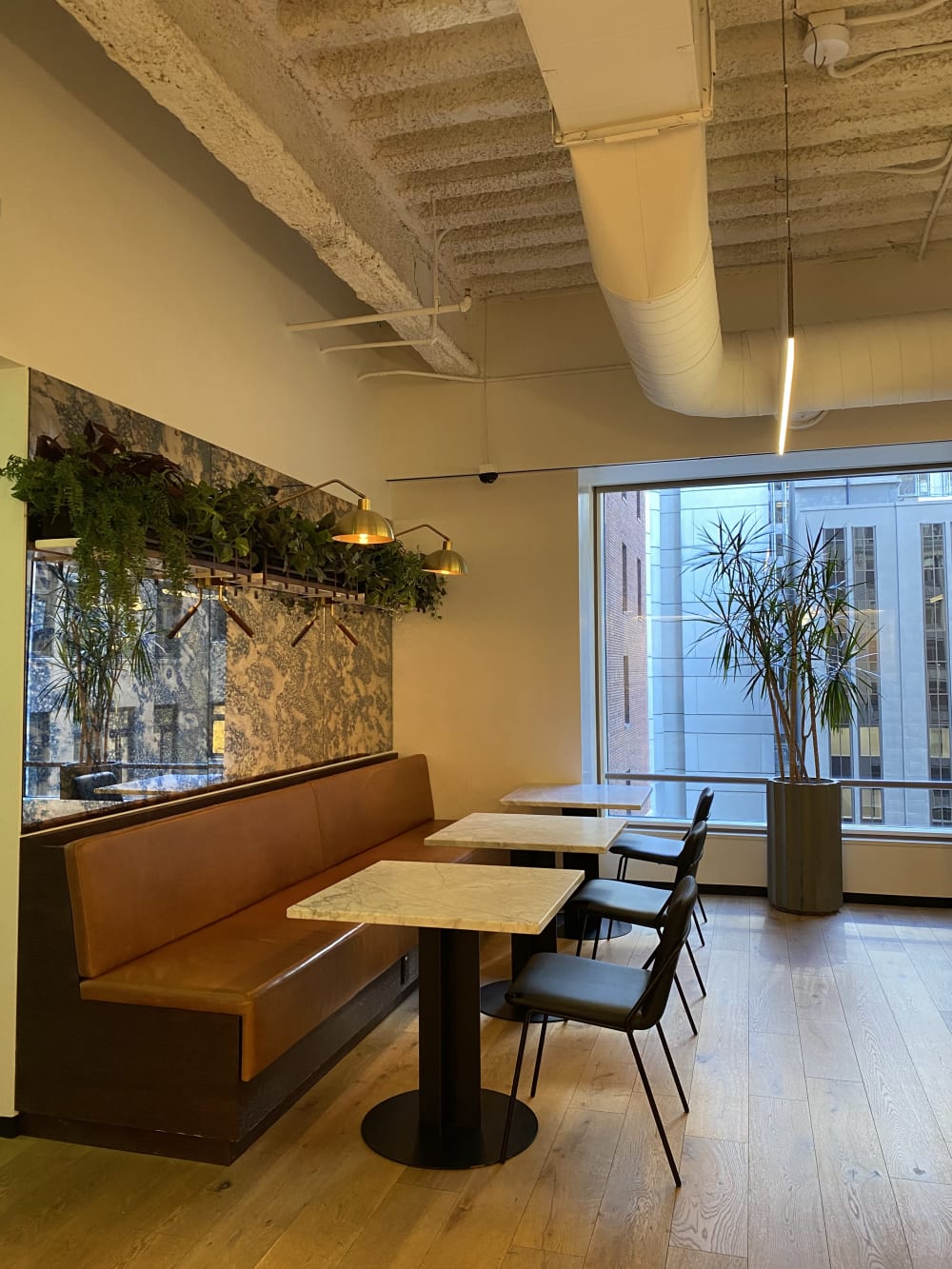 Industrious 345 California St