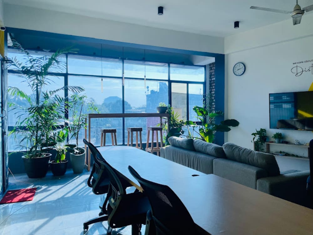 Hacker House Co-working & Studio