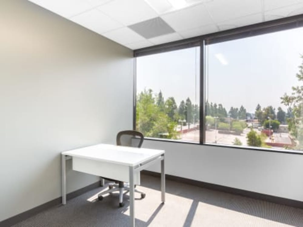 Regus Business District